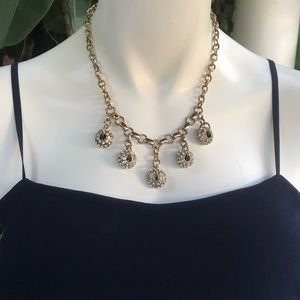 Vintage Ann Taylor necklace, perfect for any summer outfit.